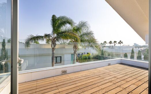 Elegant Villa with Pool